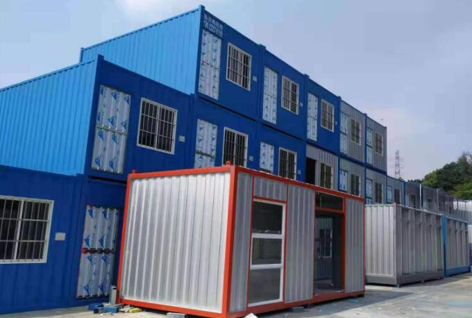 集装箱房屋是一种非常新的住宅建筑体系